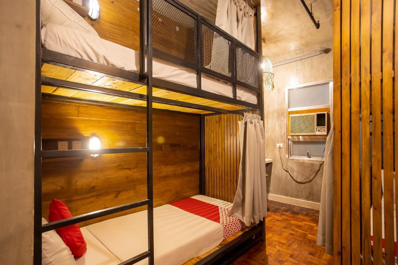 Oyo 821 Connector Hostel Makati City Dış mekan fotoğraf
