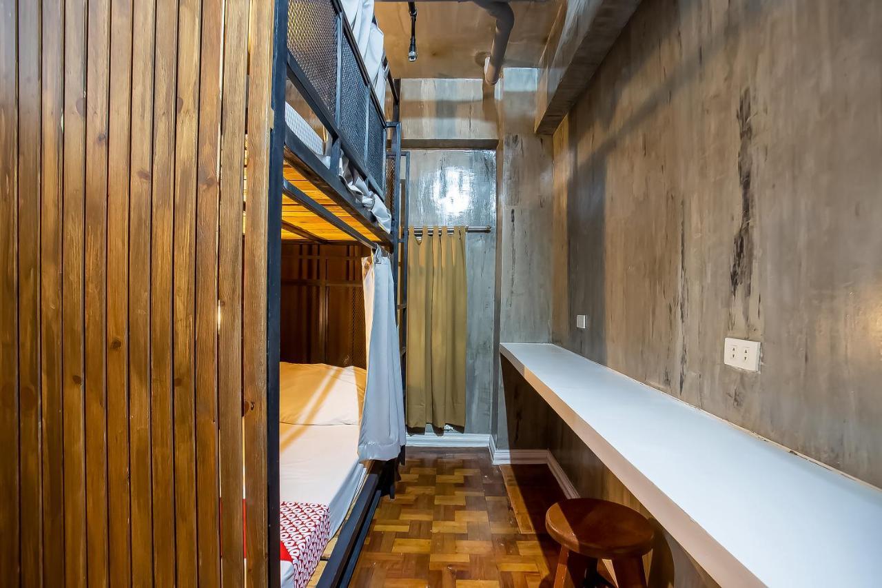 Oyo 821 Connector Hostel Makati City Dış mekan fotoğraf