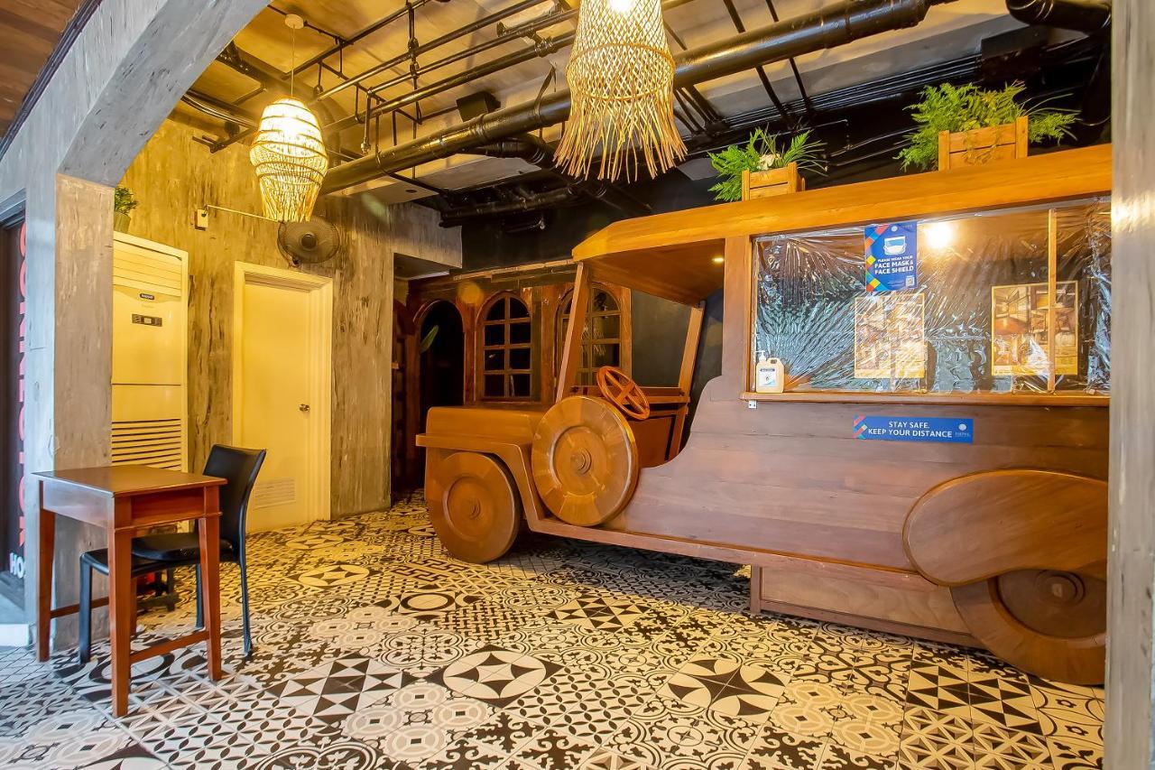 Oyo 821 Connector Hostel Makati City Dış mekan fotoğraf
