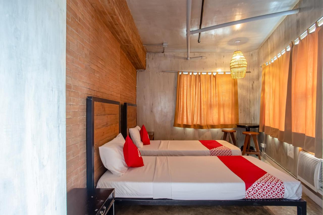 Oyo 821 Connector Hostel Makati City Dış mekan fotoğraf