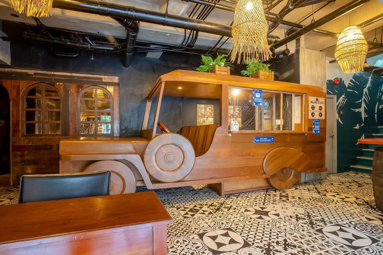 Oyo 821 Connector Hostel Makati City Dış mekan fotoğraf