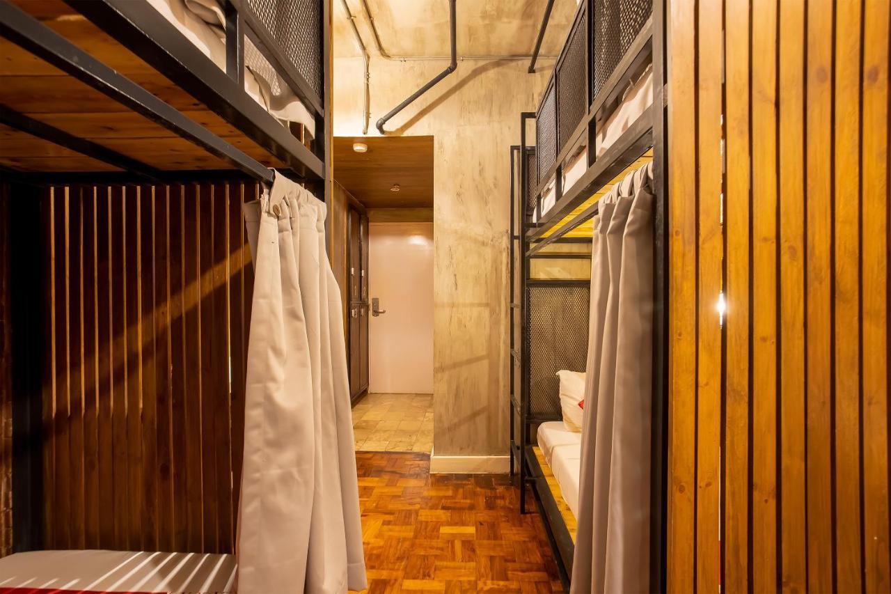 Oyo 821 Connector Hostel Makati City Dış mekan fotoğraf