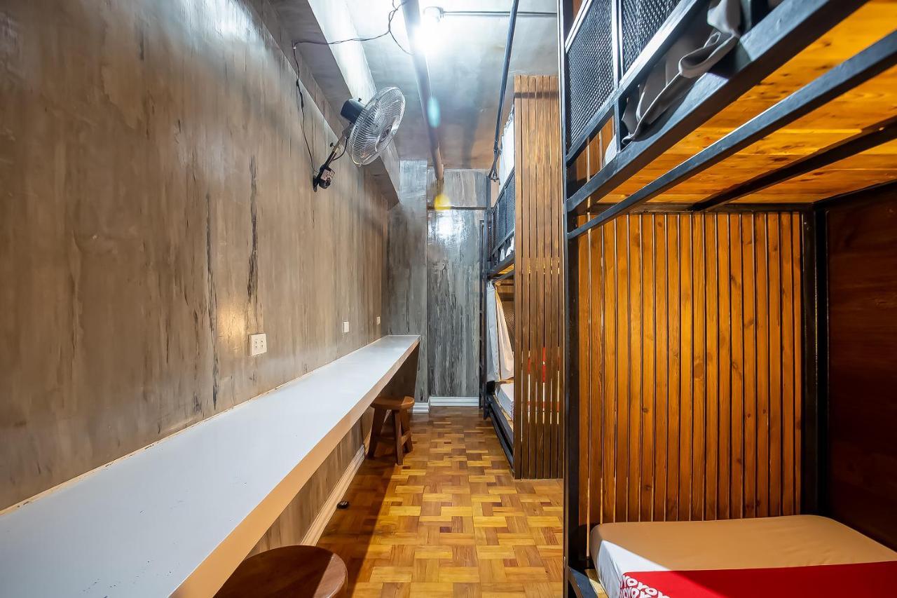 Oyo 821 Connector Hostel Makati City Dış mekan fotoğraf