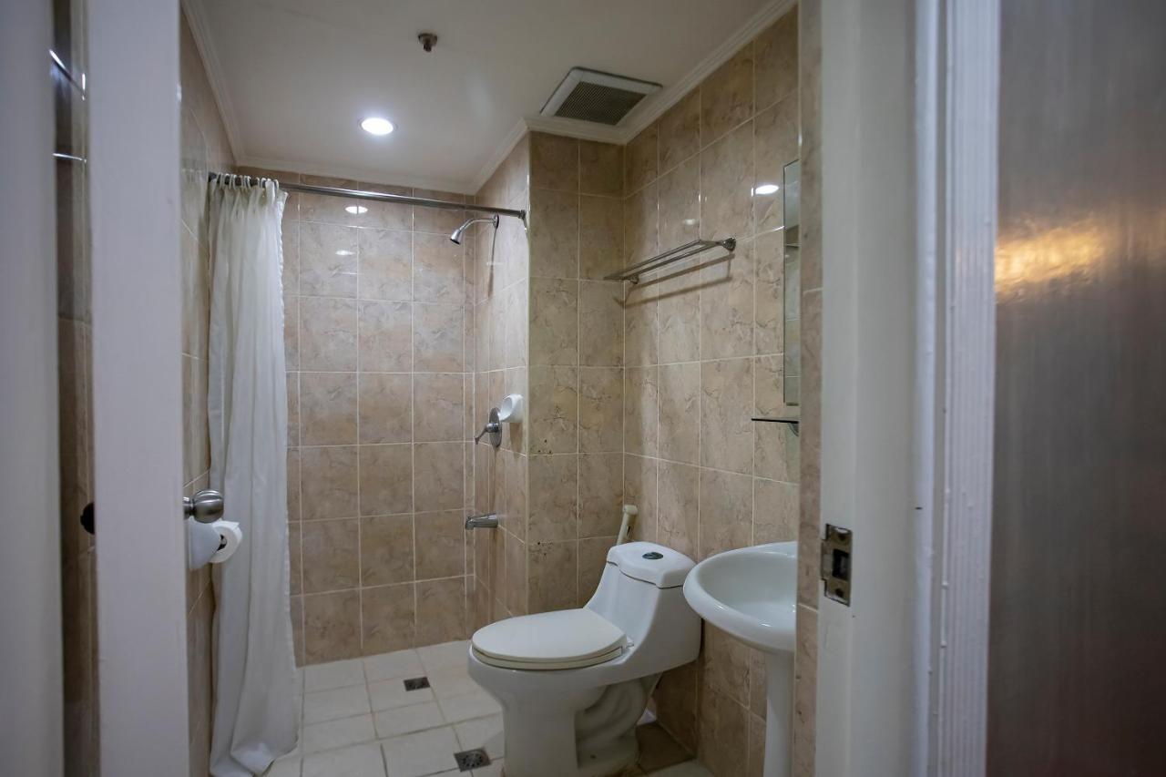 Oyo 821 Connector Hostel Makati City Dış mekan fotoğraf