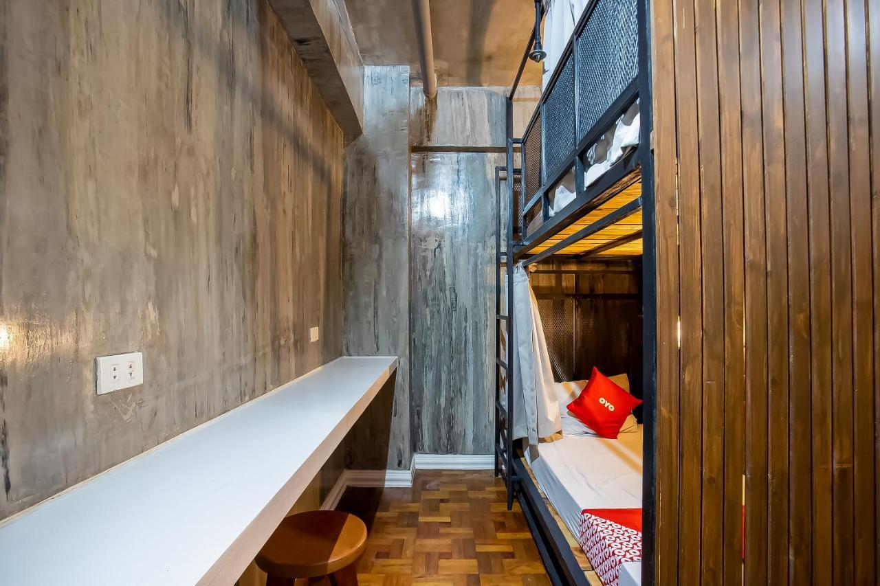 Oyo 821 Connector Hostel Makati City Dış mekan fotoğraf