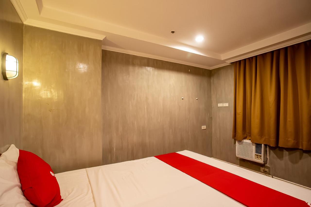 Oyo 821 Connector Hostel Makati City Dış mekan fotoğraf